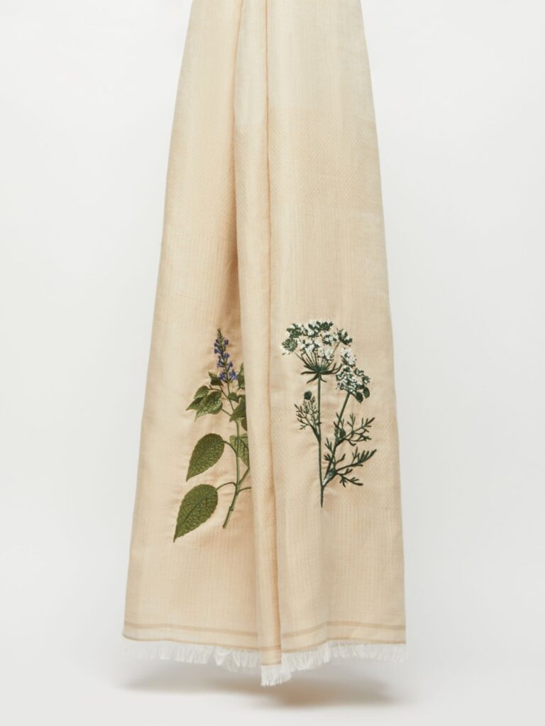 Weekend Max Mara Epoca beež lilleline sall