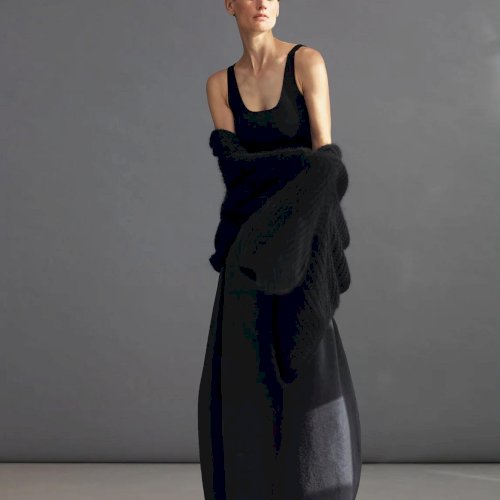 TOTEME Spring Summer 25 kollektsioon on saabunud