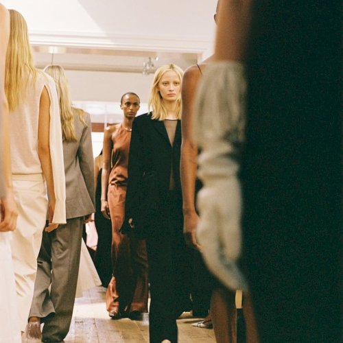 Something new is coming.
St. Agni - Austraalia quiet luxury bränd, mille loomingu on enda stiili osaks teinud Kendall Jenner, Hailey Bieber, Emma Stone, Gigi Hadid, Lorde, Rosalía, Issa Rae ja Meghan Markle.
Ajatult modernne esteetika, mis sobib nende naiste garderoobiga - ja peagi ka Maximalisti omaga.
Resort 26 jõuab järgmisel nädalal.