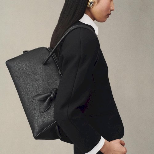 Minimalism Maximalistis.
Nüüd oleme avatud E-R 12-19, L 12-17, P 12-16
Oled oodatud!