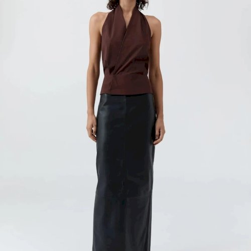 LOOK 05
Pehme vorm ja selge siluett.
Halter-kaelusega pluus ja sirge joonega seelik loovad tasakaalus koosluse, mida täiendab soe kohvitoonis käekott.
Pluus: Halter Wrap Top
Seelik: Paper Taffeta Column Skirt
Käekott: Lattice Weave Large Tote – Coffee LOOK 05
Pehme vorm ja selge siluett.
Halter-kaelusega pluus ja sirge joonega seelik loovad tasakaalus koosluse, mida täiendab soe kohvitoonis käekott.
Pluus: Halter Wrap Top
Seelik: Paper Taffeta Column Skirt
Käekott: Lattice Weave Large Tote – Coffee