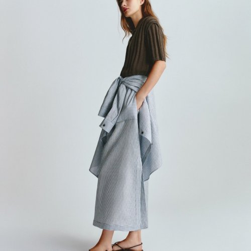 Lihtsus, mis mõjub - Max Mara Leisure. 
Kerged kihid, puhtad jooned ja loomulik siluett – suvine stiil, mis töötab igas päevas.