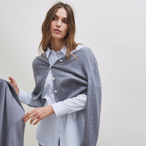 Max Mara MM on loodud neile päevadele, mil tahad olla mugav, aga siiski viimistletud.

Pehmed kudumid, siidised kihid ja rahulik värvipalett – šokolaadipruun, kreemjas, hall ja tumesinine – loovad garderoobi, kus kõik sobitub omavahel loomulikult.

Neitsivill, meriino, kašmiir ja siid annavad kollektsioonile luksusliku, kuid lihtsasti kantava tunde.

Max Mara MM, varasemalt tuntud kui Max Mara Leisure.

Avasta uus kollektsioon e-poes ja Maximalisti butiigis, Pärnu mnt 8.

maximalistshop.com